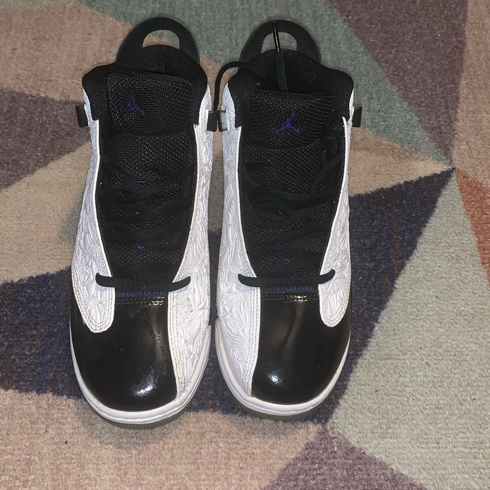 Jordan dub zero size youth 5.5

Open to Offers!
